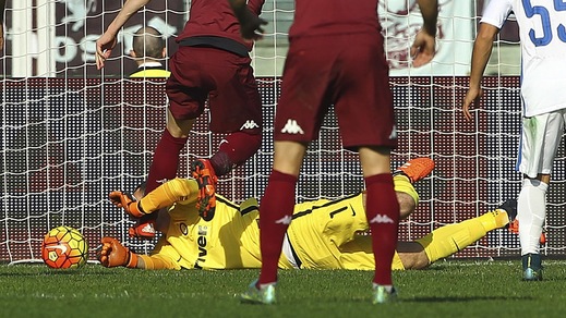 L'Inter capolista passa a Torino (1-0)