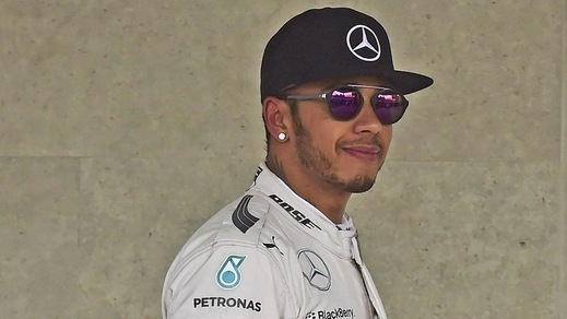 Hamilton e la Scherzinger si incontrano in un locale e poi..