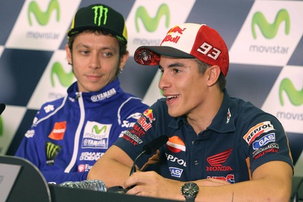 Rossi, "siluro" a Marquez: non venderà più le sue T-shirt