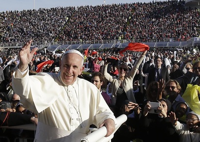Papa Francesco incontra i fedeli all'Artemio Franchi