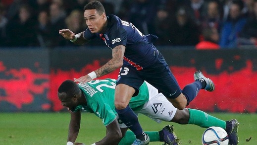 Calciomercato Inter, idea Van der Wiel. Pirlo è più lontano