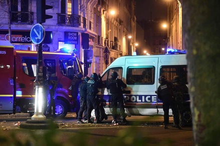 Attentati Parigi: almeno 158 morti. Isis: «Siamo stati noi»