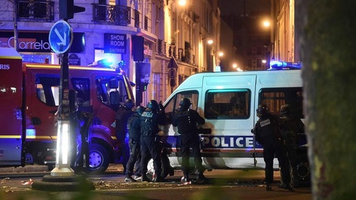 Attentati Parigi: almeno 158 morti. Isis: «Siamo stati noi»