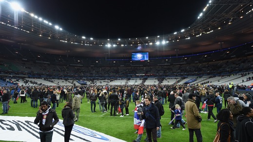Parigi, panico tra gli spettatori allo Stade de France