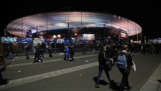 Attentati Parigi, la Marsigliese prima delle partite di Serie B