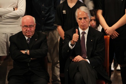 Tavecchio: «Minuto di silenzio per l'Italia». Malagò: «Parigi? Pericolo ovunque»