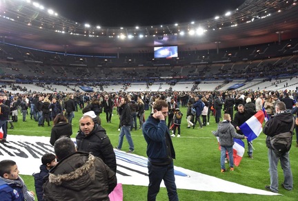 Attentati Parigi: kamikaze voleva entrare nello stadio, bloccato