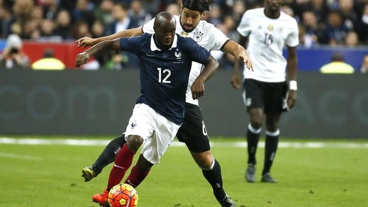 Attentati Parigi, il lutto di Diarra: «Mia cugina tra le vittime»