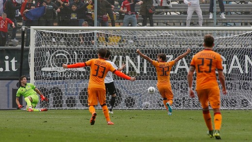 Cagliari, super Melchiorri. Lo Spezia va al tappeto