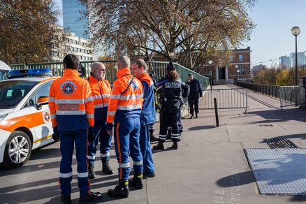 Attentati Parigi, voci di spari ma è un falso allarme