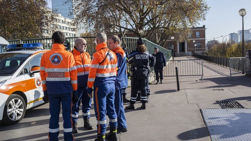 Attentati Parigi, voci di spari ma è un falso allarme