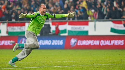 Ungheria a Euro 2016. Il web esulta per Kiraly e la sua tuta d'altri tempi
