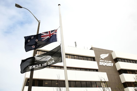 Rugby, scambiano bandiera All Blacks per Isis e chiamano i carabinieri