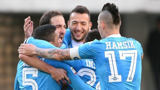 Diretta Verona-Napoli 0-2 Insigne e Higuain, Sarri in vetta