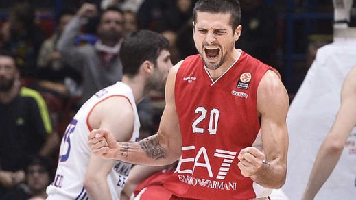 Milano, esame derby, il sindaco di Cantù esonda