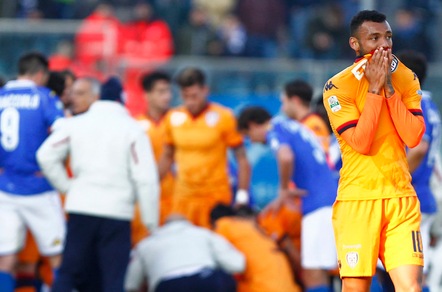 Serie B Cagliari, Dessena infortunio terribile: frattura di tibia e perone