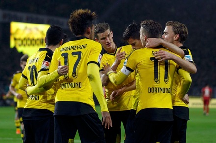 Bundesliga, 14° turno, poker Dortmund, Schalke solo pari a Leverkusen