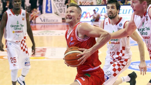 Kaukenas sbanca Pistoia, Peric salva Venezia