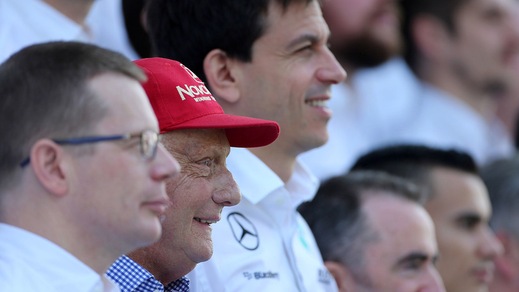 F1 Mercedes, Wolff: «Nel 2016 forte concorrenza»