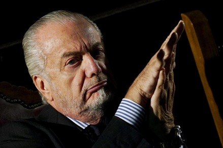 Mediaset-Napoli, scontro frontale. Ma la Lega avverte: 943 milioni di ragioni per Bargiggia