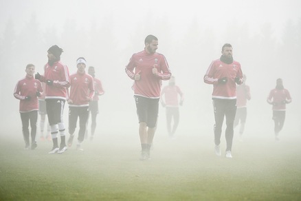 Juventus, al lavoro circondati dalla nebbia