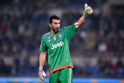 Dybala: «Magari come Tevez». Buffon: «Calmi, siamo solo quinti»