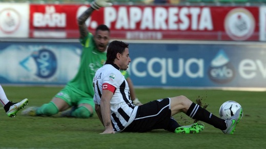 Bari-Ascoli 3-0: i pugliesi volano al secondo posto