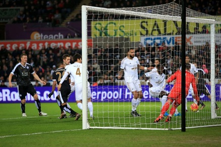 Premier League, City ko. Il Leicester allunga, Mourinho sconfitto dal Bournemouth