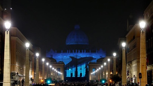 Giubileo, spettacolo di luci sulla Basilica: rivive l'arca di Noè
