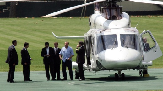 Milan, abbraccio tra Berlusconi e Mihajlovic