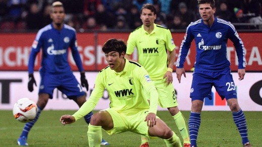 Bundesliga: Augsburg-Shalke04 2-1, Borussia Dortmund-Eintracht Francoforte 4-1