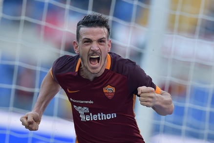 Serie A Roma, Florenzi segna l'1-0 e abbraccia Garcia