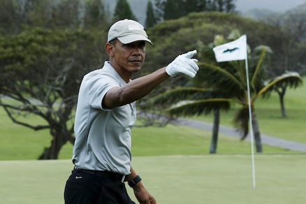 Obama gioca a golf con amici: che sportivo il presidente Usa