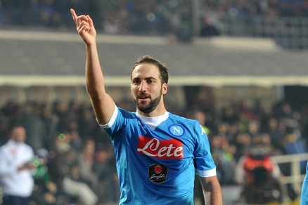 Calciomercato, in Germania: «Bayern Monaco su Higuain se Lewandowski va al Real Madrid»