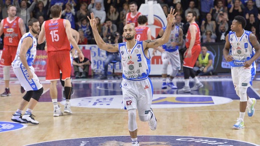 Logan stende Reggio, Daye esalta Pesaro