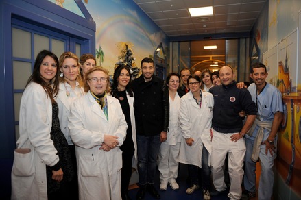 Serie A Lazio, Candreva visita i bambini dell'ospedale Umberto I