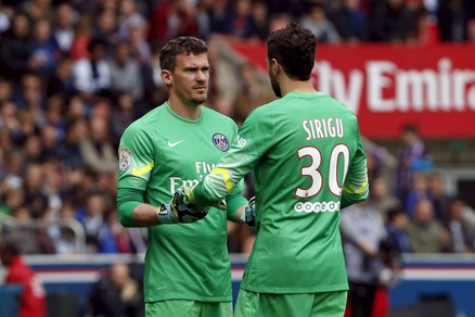 Calciomercato, per i media francesi Sirigu vicino al Liverpool