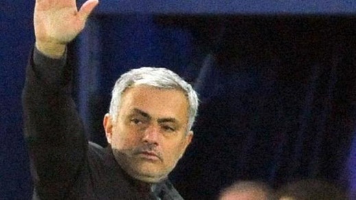 Premier League, Mourinho è già sulle sciarpe dei tifosi del Manchester United