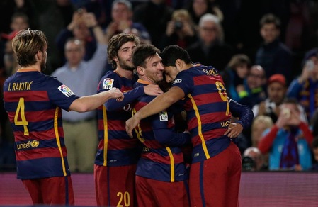 Real, Benitez salvo e fischiato. Barça a valanga. Siviglia, segna Immobile