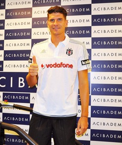 Fiorentina, ma è vero? Besiktas: per riscattare Gomez bastano 1.000 euro!