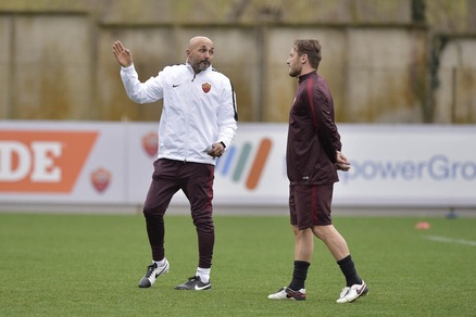 Roma, rottura Totti-Spalletti: il capitano allontanato dal ritiro