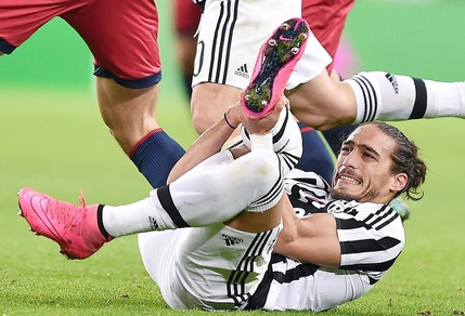 Juventus: Caceres, confermata la lesione al tendine d'Achille