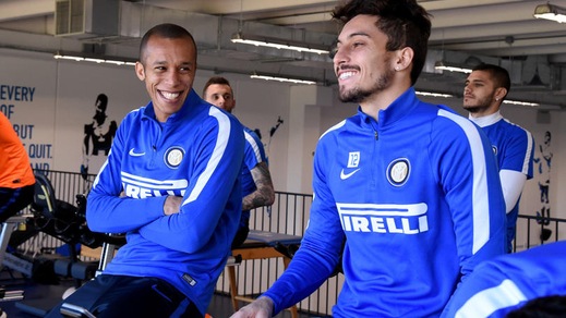 Inter, nerazzurri rilassati: quanti sorrisi in allenamento