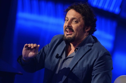 Enrico Brignano: «L'evoluzione si è inceppata»