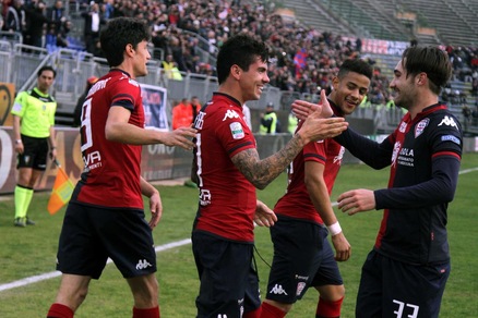 Serie B: il Cagliari torna in testa, Livorno ok