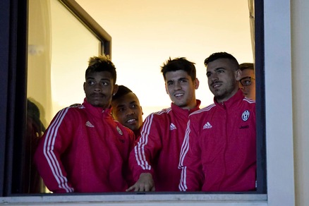 Serie A: assedio dei tifosi all'hotel della Juventus a Frosinone