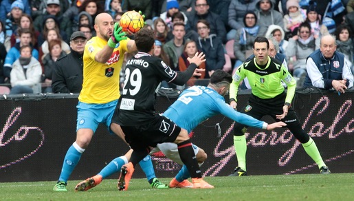 Napoli-Carpi 1-0: Sarri vincente, azzurri sempre in vetta