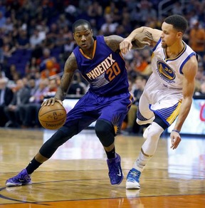 Curry sbanca Phoenix, Golden State da record