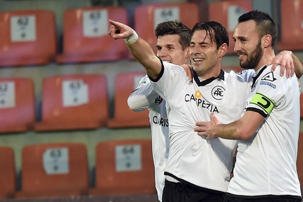 Serie B Livorno, che tonfo: lo Spezia cala il tris