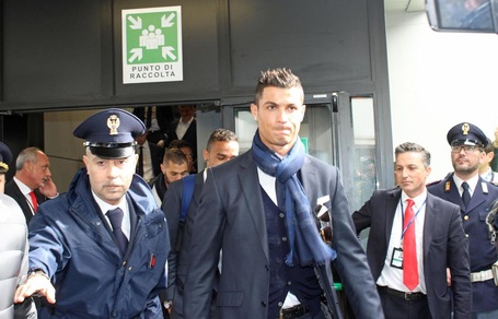 Il Real Madrid sbarca a Roma, che accoglienza a Fiumicino!